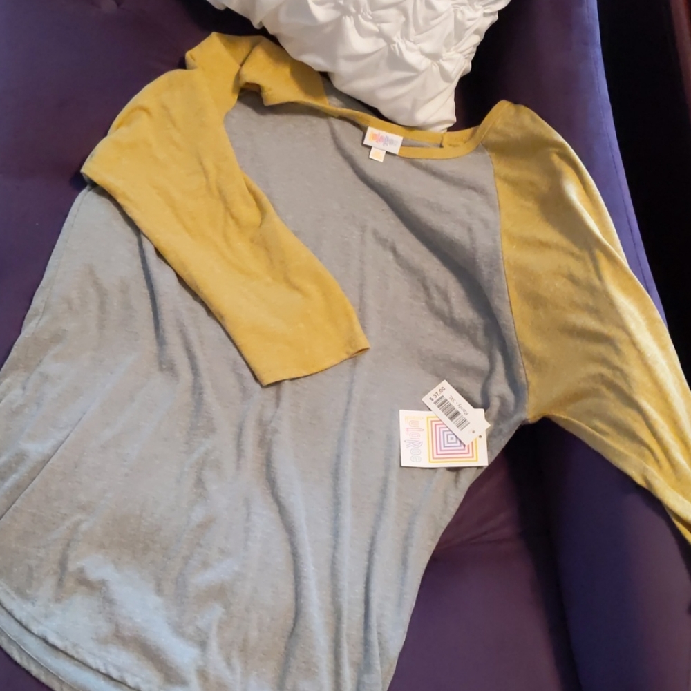 🎉SALE🎉Lularoe baseball sleeve shirt